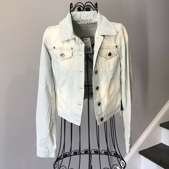 life in progress Jackets & Blazers - Life In Progress Light Denim Casual Jacket XS